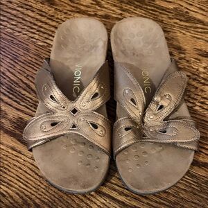 Vionic Women's Brown Slide Sandals